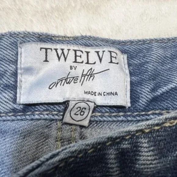 Twelve by Ontwelfth High Rise Boyfriend Jeans Distressed Straight Leg - Picture 5 of 10